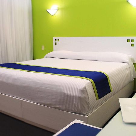 Vista Express Morelia By Arriva Hospitality Group Экстерьер фото