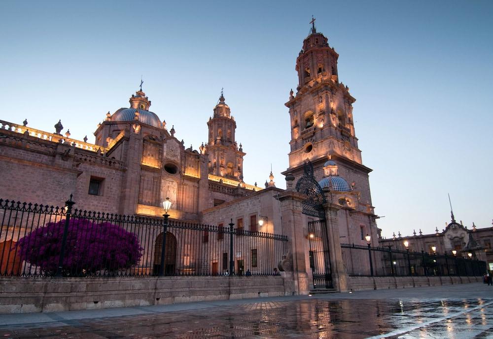 Vista Express Morelia By Arriva Hospitality Group Экстерьер фото